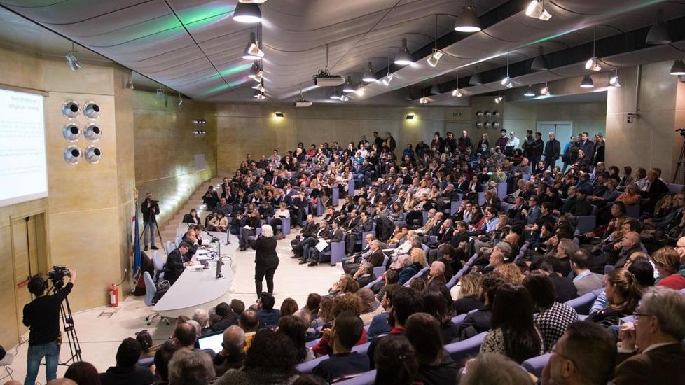 Con meno studenti anche i fondi si riducono