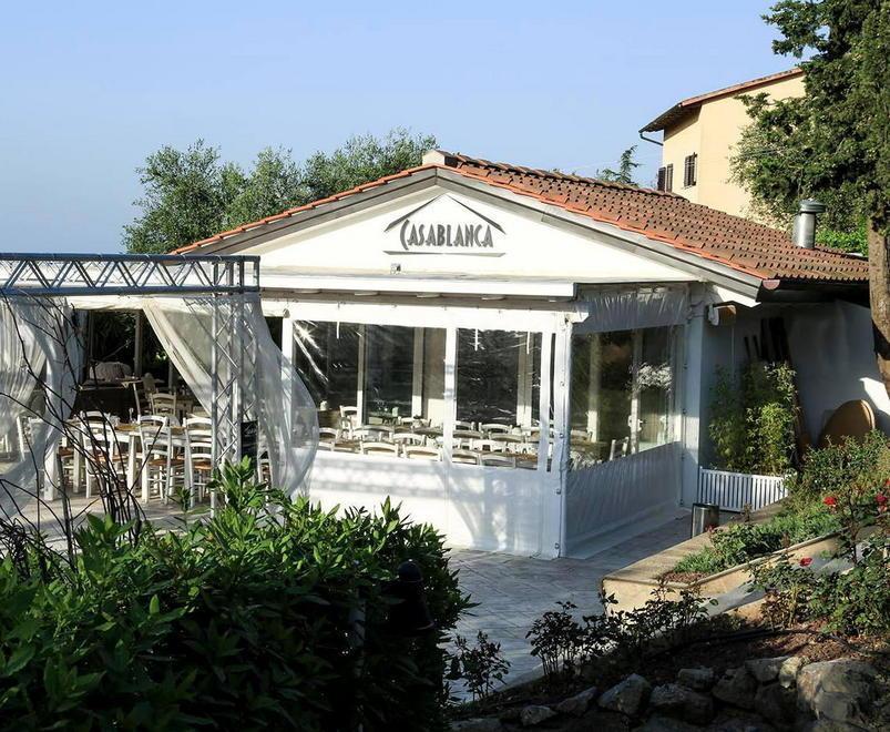 Riapre il locale tartassato dalle multe: musica sì, ma con le cuffie