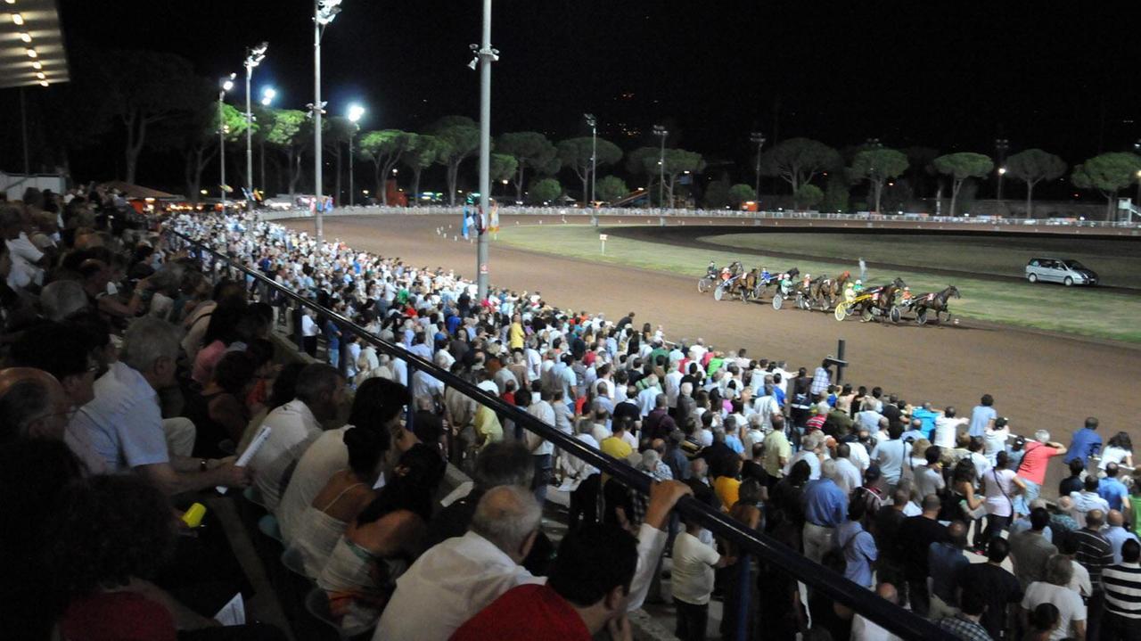 Al Sesana notturna di trotto ed evento in stile Belle epoque