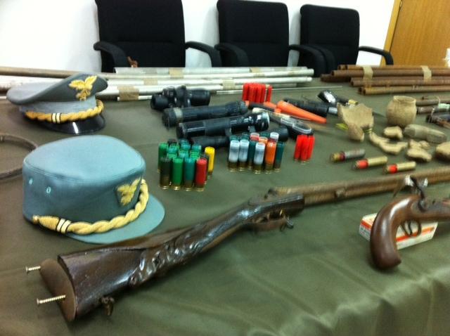 Le armi sequestrate dal corpo forestale di Iglesias
