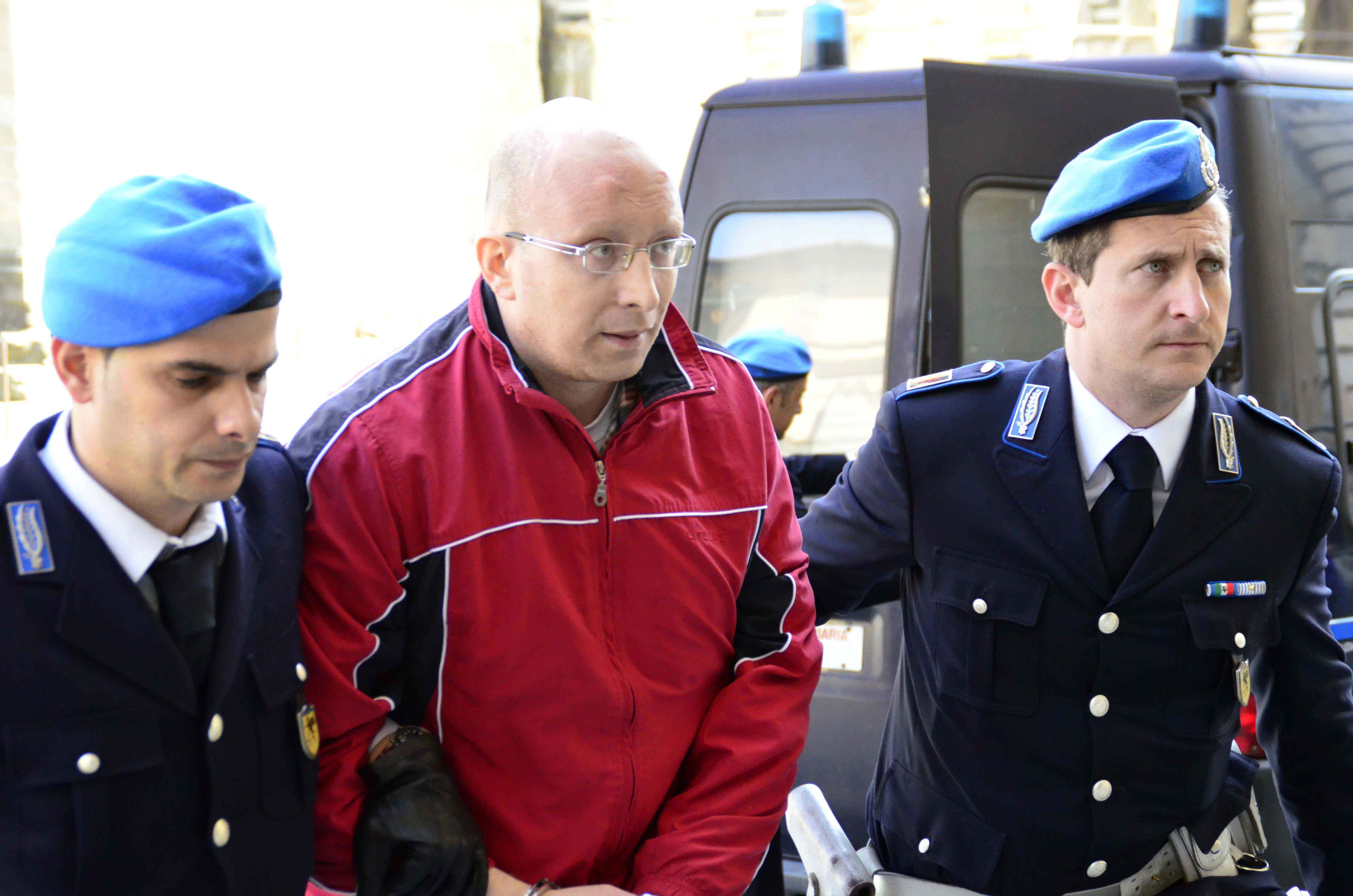 Gianluca Lotti arrestato dopo l'omicidio di Tarabori 