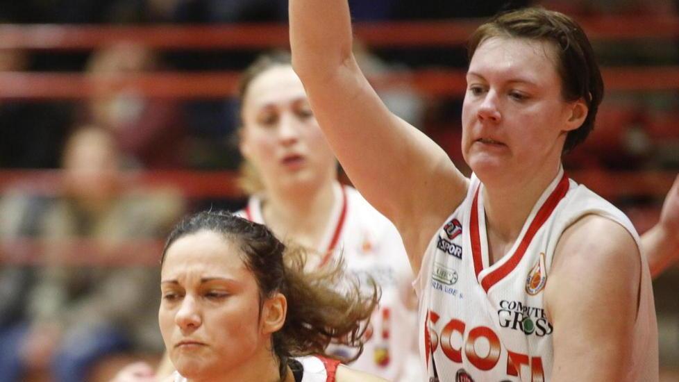 Basket, Klara Pochobradska resta all’Use Scotti Rosa
