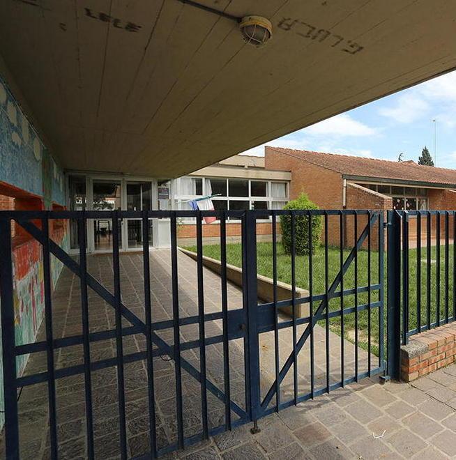 Il Comune sborsa 150.000 euro per il terreno della scuola “abusiva” 
