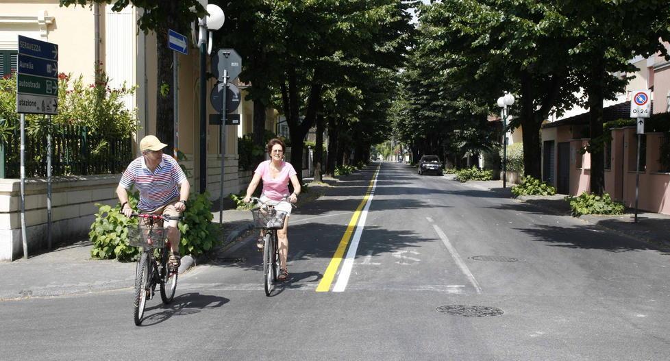 Negozianti pronti a denunciare chi va in bici contromano 