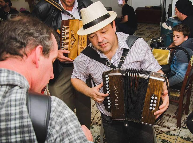 Samba e panadas fra Sardegna e Brasile 