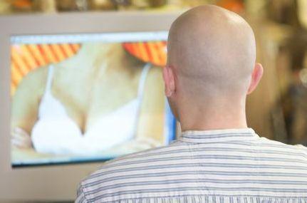 Modena, perseguitata da falsi annunci erotici 