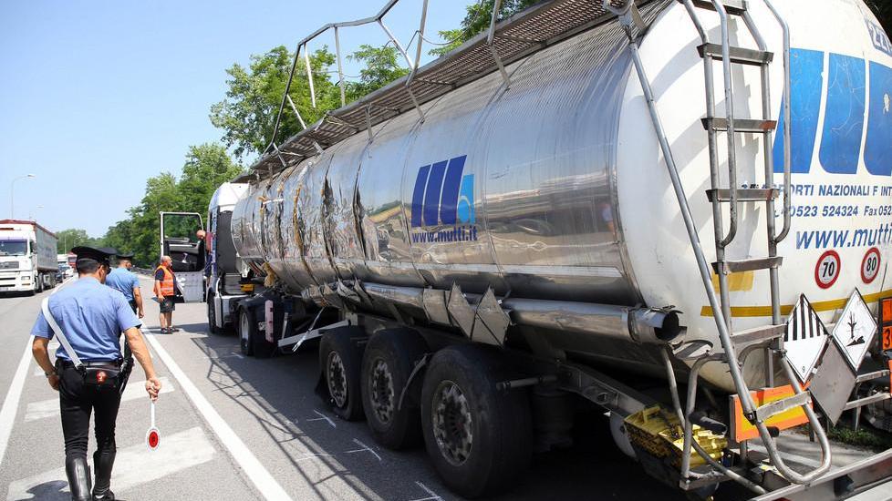 Scontro tra camion, Romea in tilt