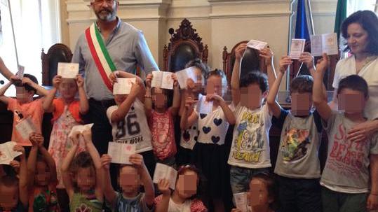 Una speciale carta d’identità per andare dal sindaco