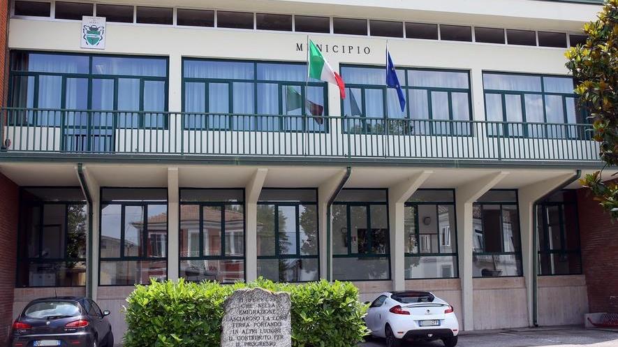 Ex segretario, il Comune paga