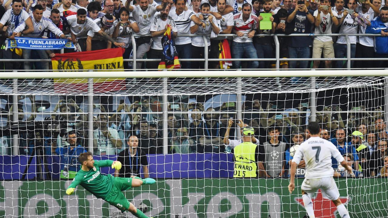Vendeva online biglietti falsi per la Champions, denunciato