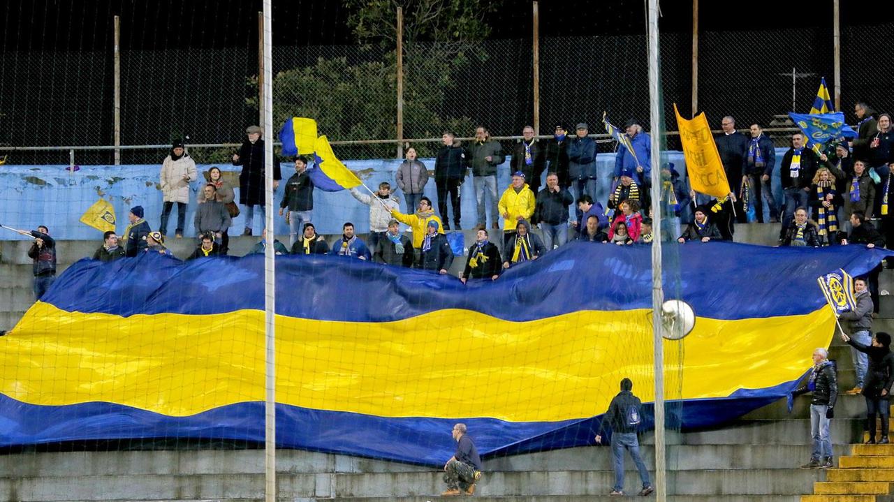 I tifosi della Carrarese sempre presenti sugli spalti per sostenere la squadra