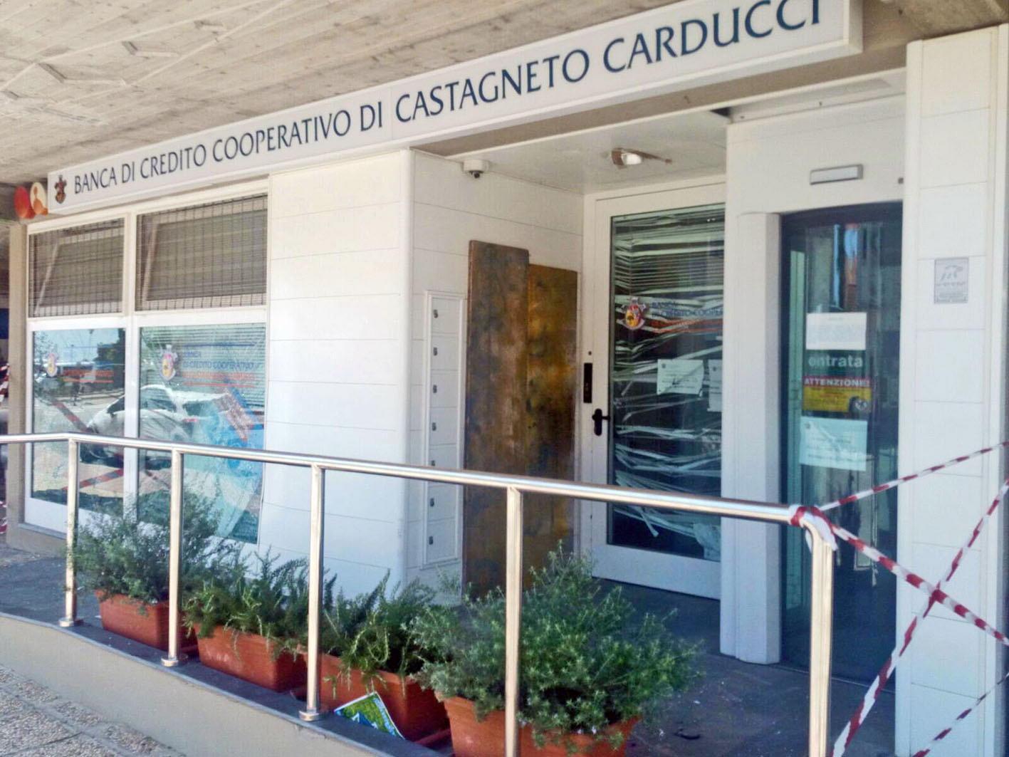 La filiale del Credito cooperativo di Castagneto Carducci, svaligiata alle prime ore di sabato (PaBar) 