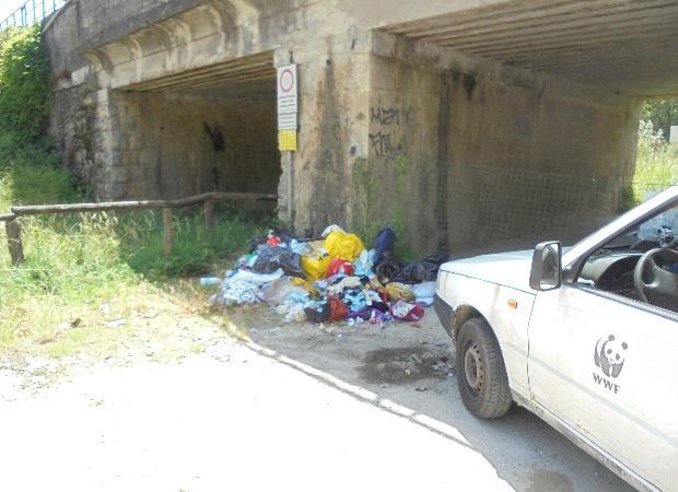Discarica abusiva nelle vicinanze del lago di Porta