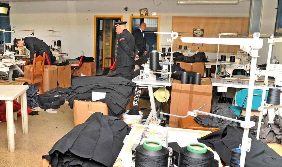 Cinque lavoratori al nero: azienda chiusa 