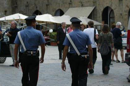 Badante deruba un anziano spariti 9mila euro dal conto 