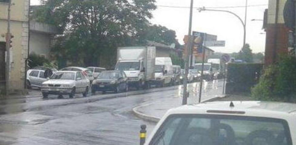 Code e proteste per i lavori in corso sul viale Europa 