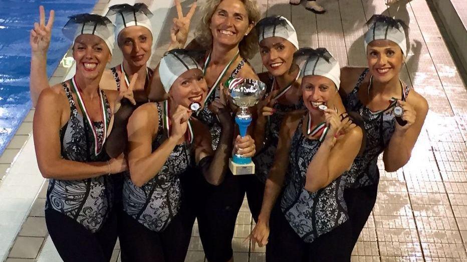 Fitness in piscina, che brave le apuane