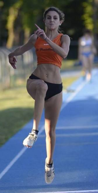 Raphaela Lukudo vola nella finale dei 400 metri 