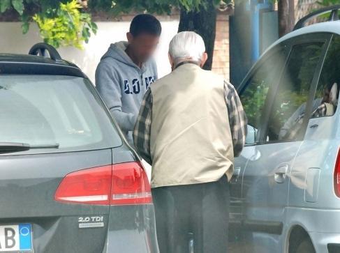 «Io, laureato e costretto a fare l’abusivo» 