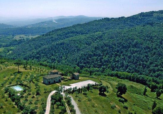 Una veduta dall'alto di Villa Il Granduca a Carmignano