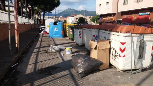 Rifiuti in via del Purgatorio