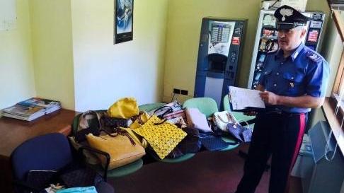 Maxi sequestro di falsi a Lido di Camaiore