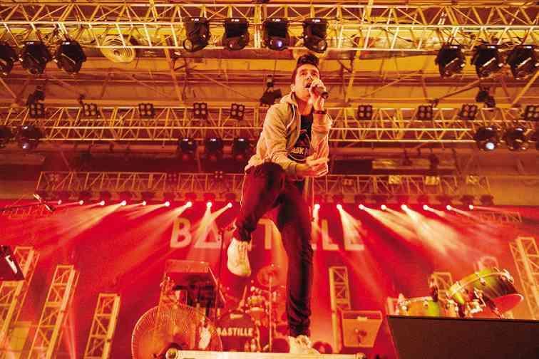  Bastille presenteranno a Pistoia in anteprima il loro nuovo album che uscirà a settembre