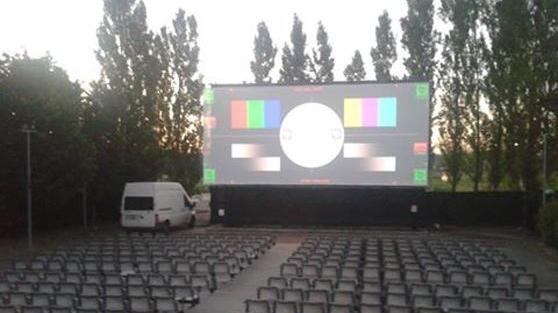 La "sala" all'aperto del Cinema sotto le stelle di Pontedera