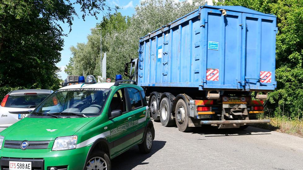 Scandalo rifiuti, «no all’indagine»