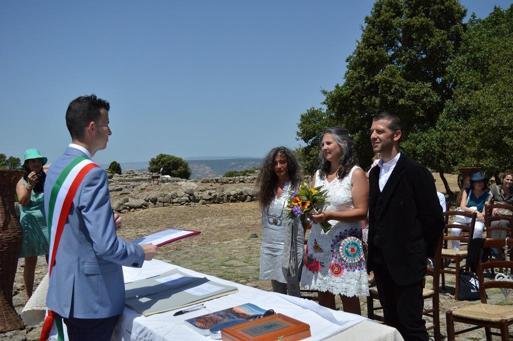 Il primo matrimonio celebrato nel sito archeologico di Santa Vittoria di Serri