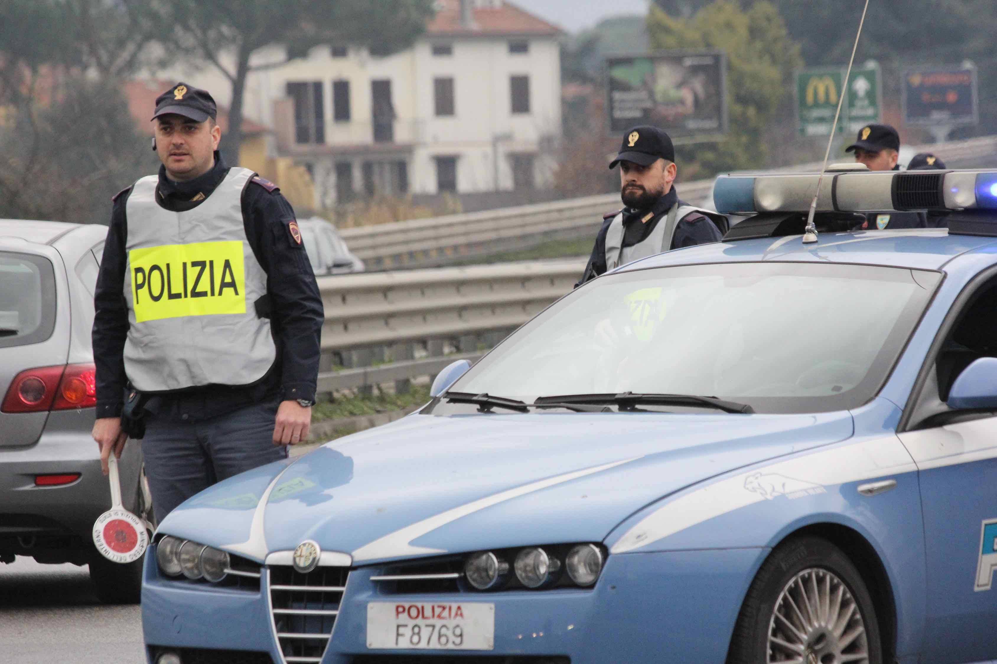 Era senza cinture, positivo all'alcoltest e con la patente scaduta