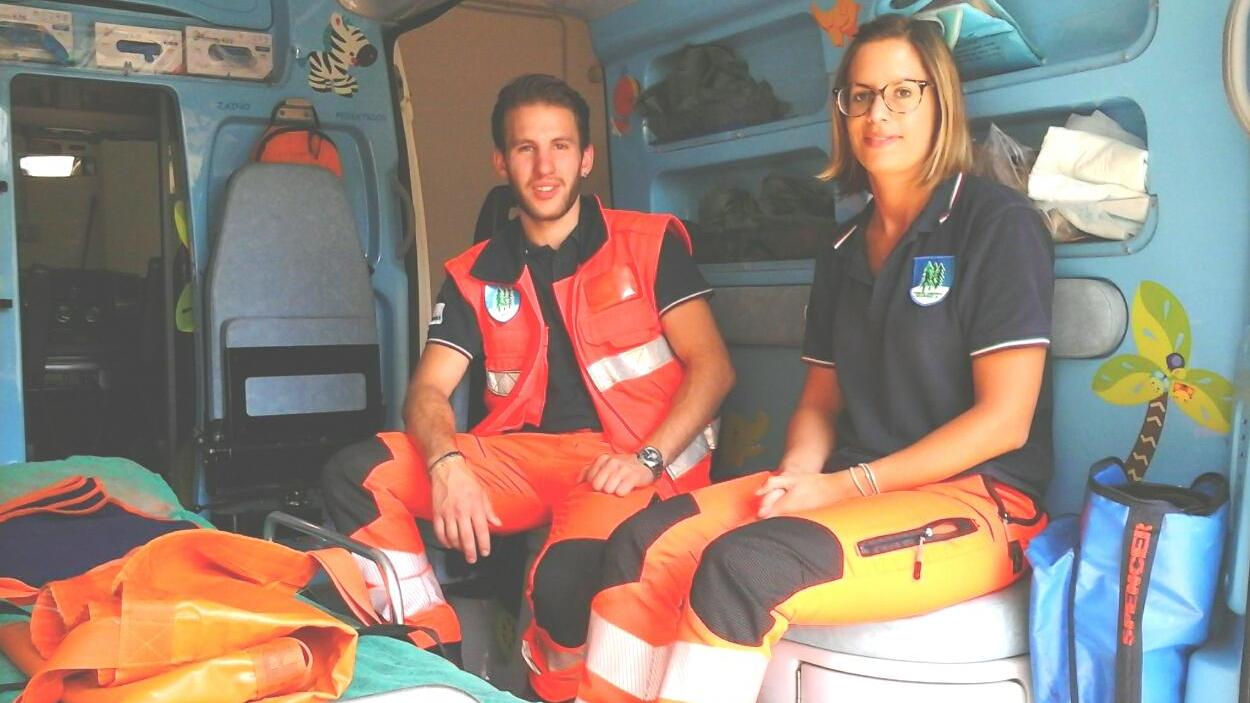 Edoardo e Matilde, volontari della Pubblica Assistenza di Maresca (foto Lorenzo Gori)