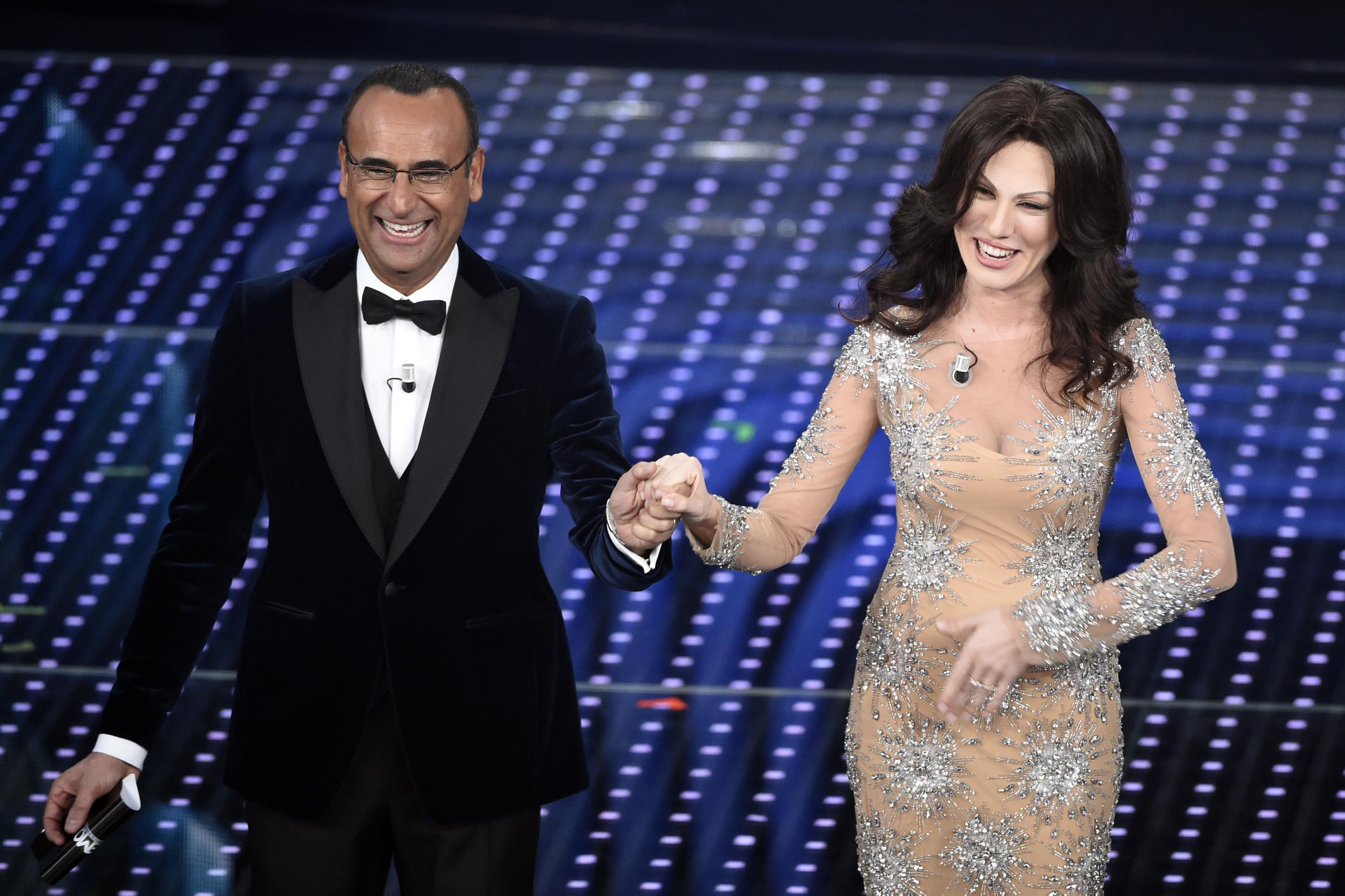 Virginia Raffaele con Carlo Conti sul palco del festival di Sanremo