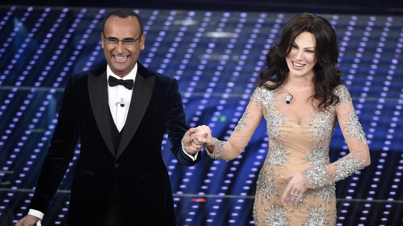Virginia Raffaele con Carlo Conti sul palco del festival di Sanremo