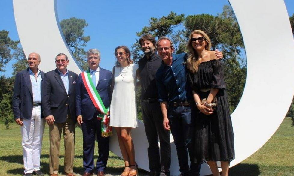 Franceschini inaugura “N’Uovo”