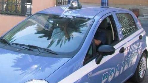 La polizia fa irruzione in albergo
