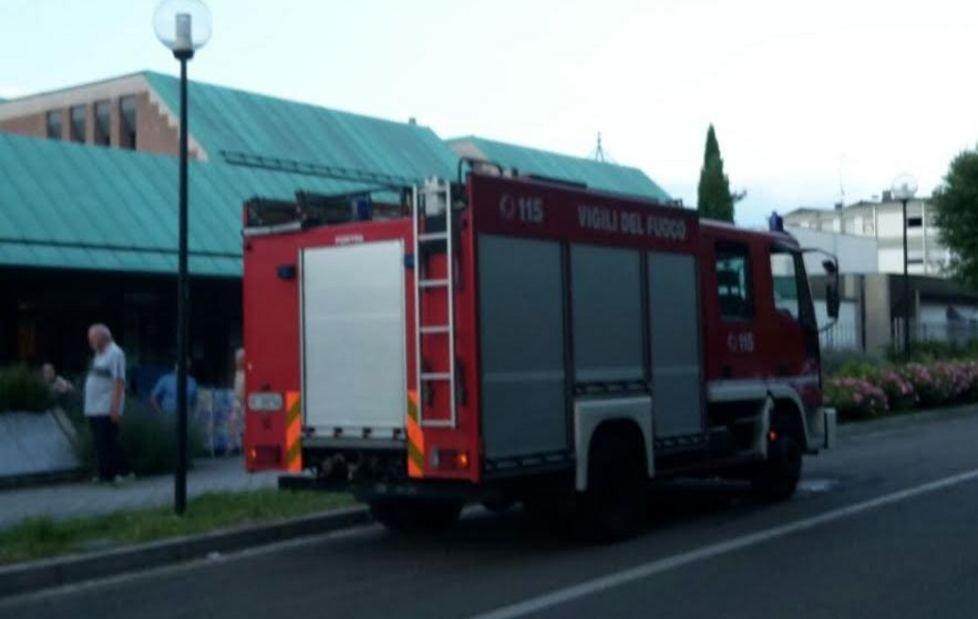 Fiamme nel bar parrocchiale 