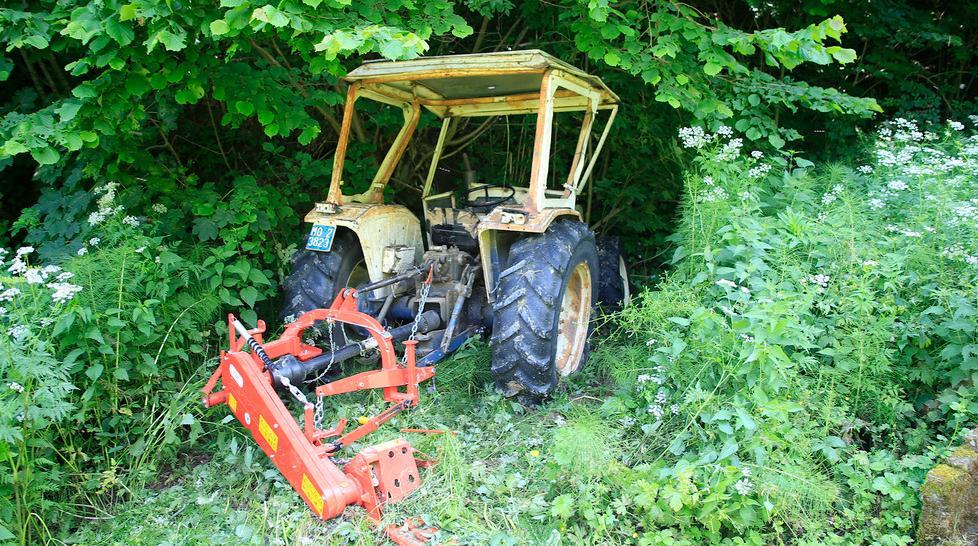 Si ribalta col trattore a Iola di Montese, grave agricoltore 51enne 