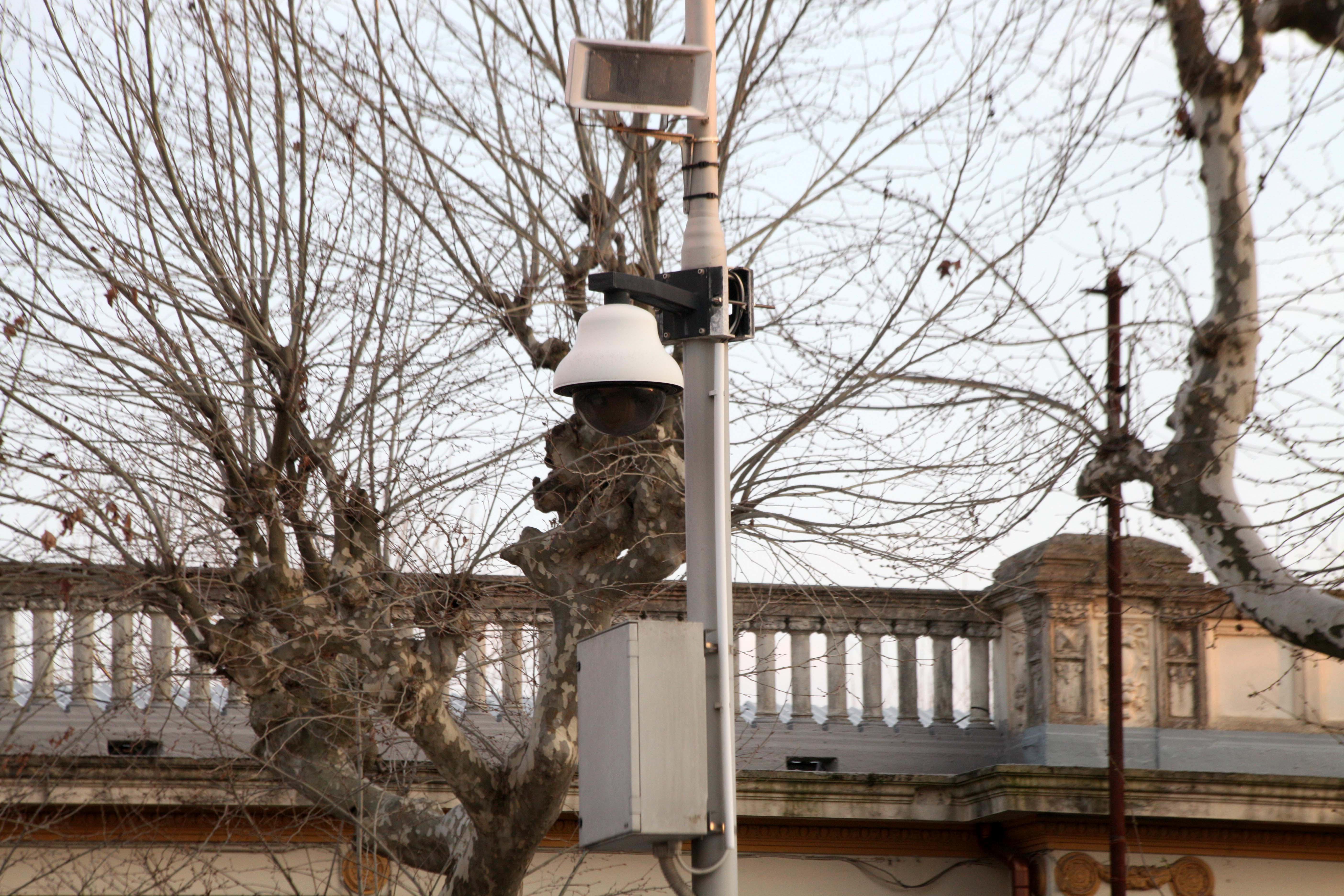 Una telecamera