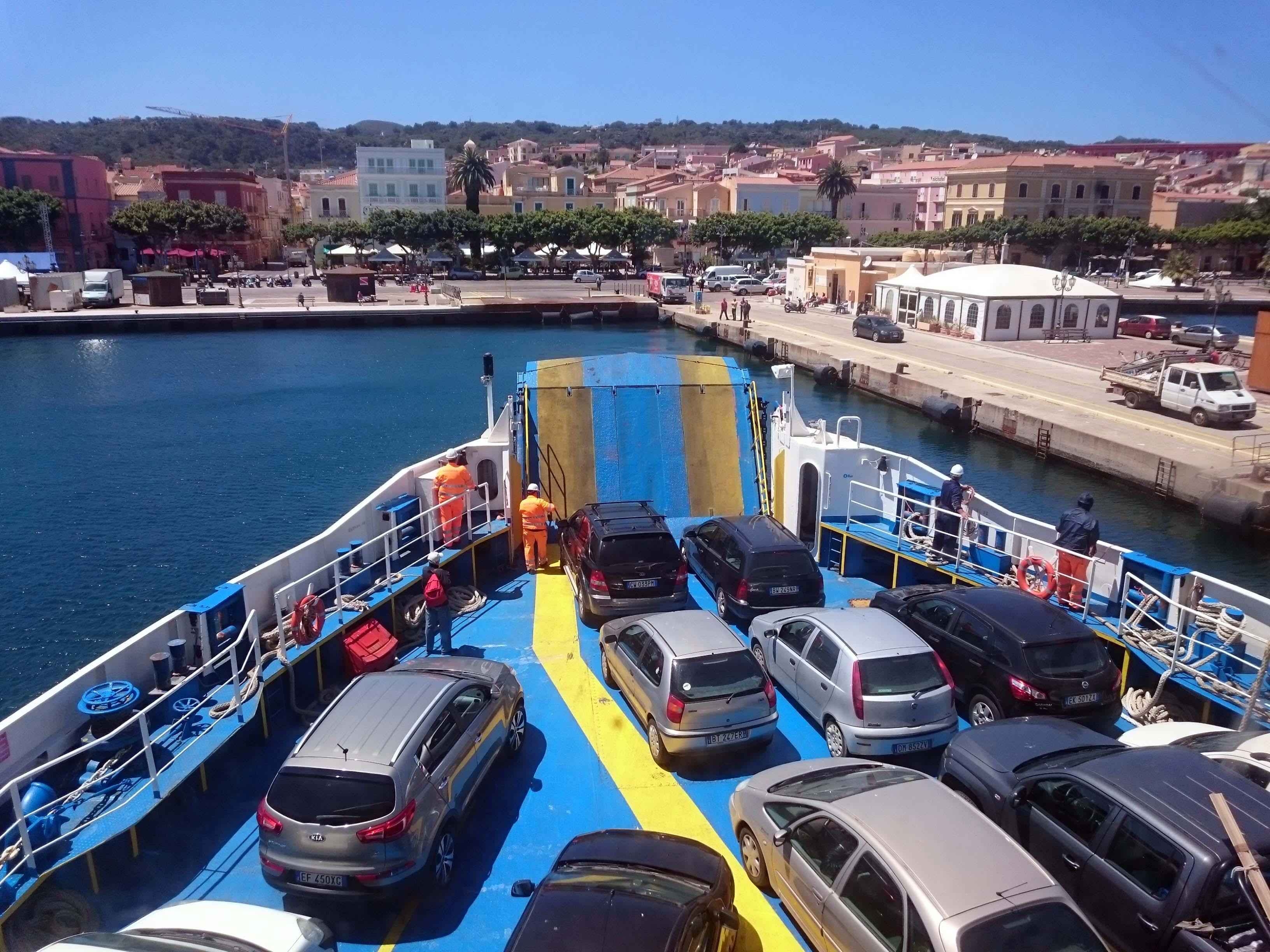 Coronavirus, la Regione taglia il 50 per cento del trasporto pubblico 