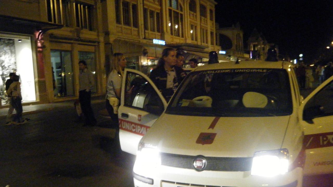 Una macchina della Polizia Municipale (foto d'archivio)