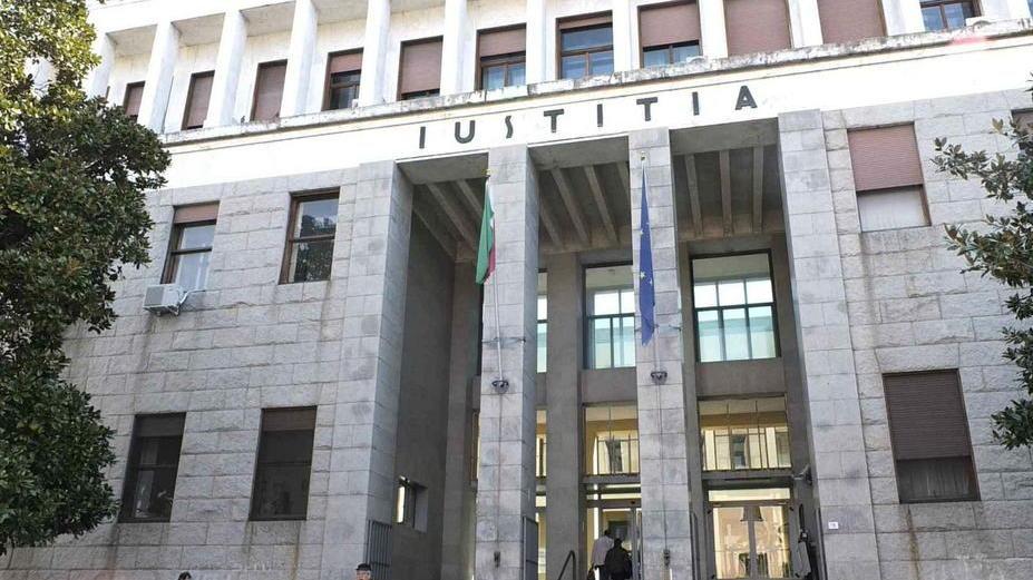 «Stava sempre con lei la prendeva in braccio»