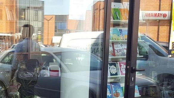 Ladri in libreria per 200 euro
