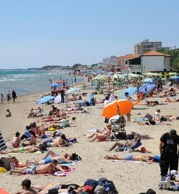 In spiaggia arriva la Forestale 