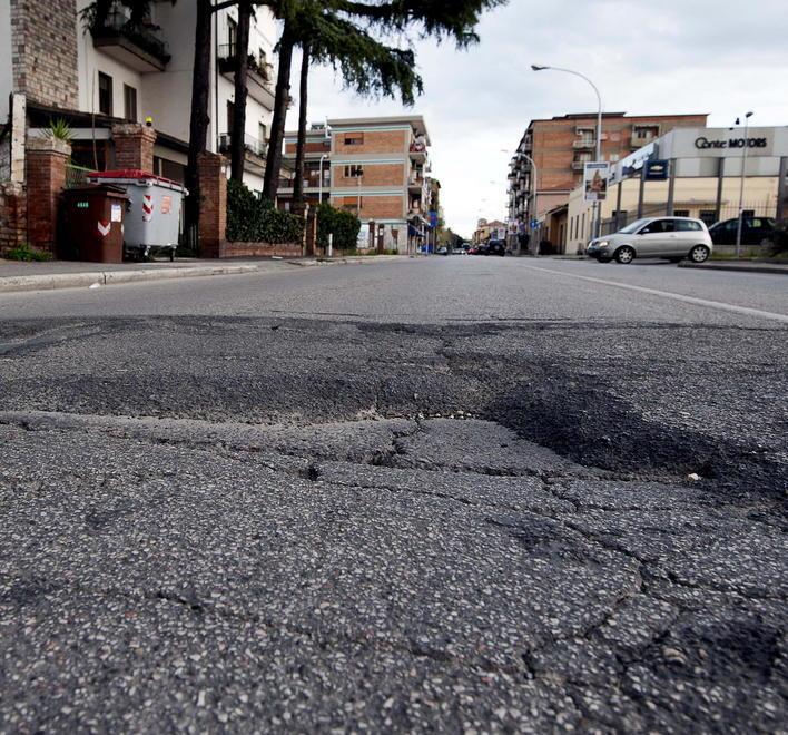 Fondi Ue e sicurezza con un occhio alle buche 