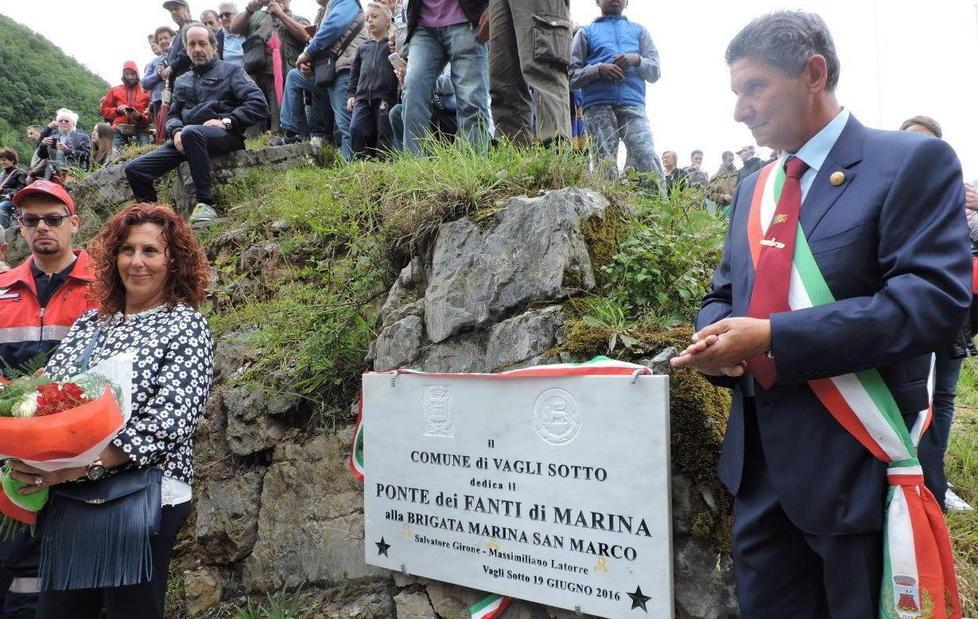 In migliaia arrivati a Vagli per il nuovo ponte sospeso 