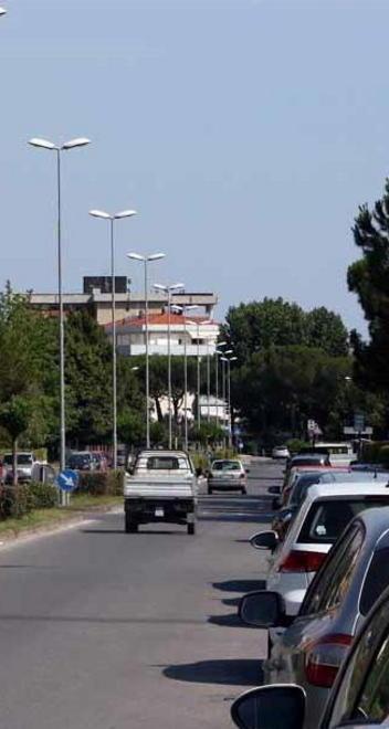 Corse di motorini nella notte, proteste a Avenza 