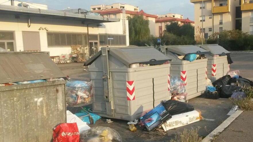 Grosseto, via Clodia, l'area sul retro del supermercato Conad