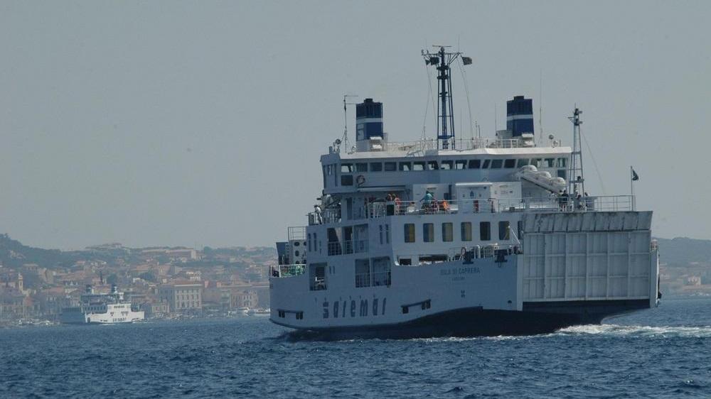 Un traghetto della Saremar