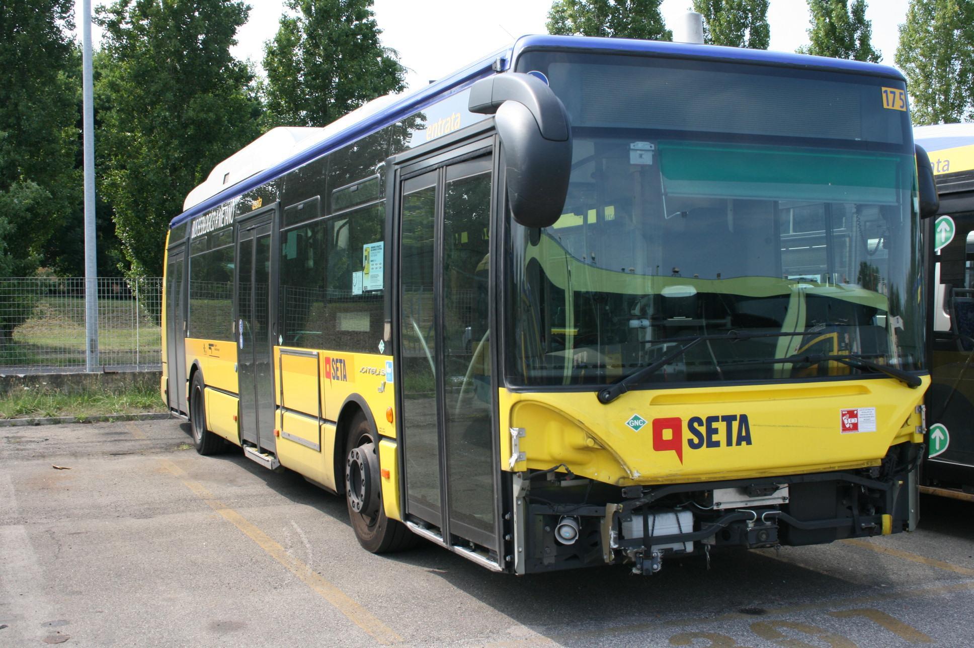 Modena. Scontro fra bus e autovettura, feriti lievi